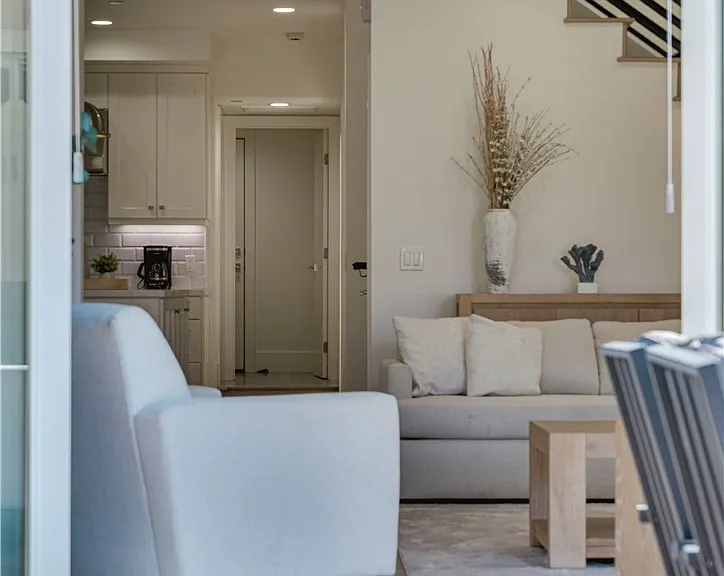608 Heliotrope Ave — Photo 21
