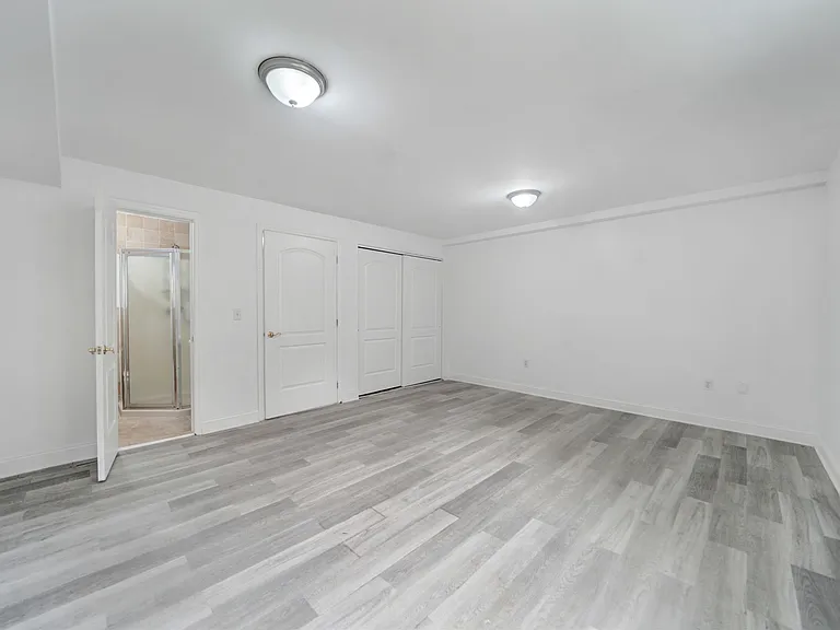 2413 Wilson Ave #B — Photo 2