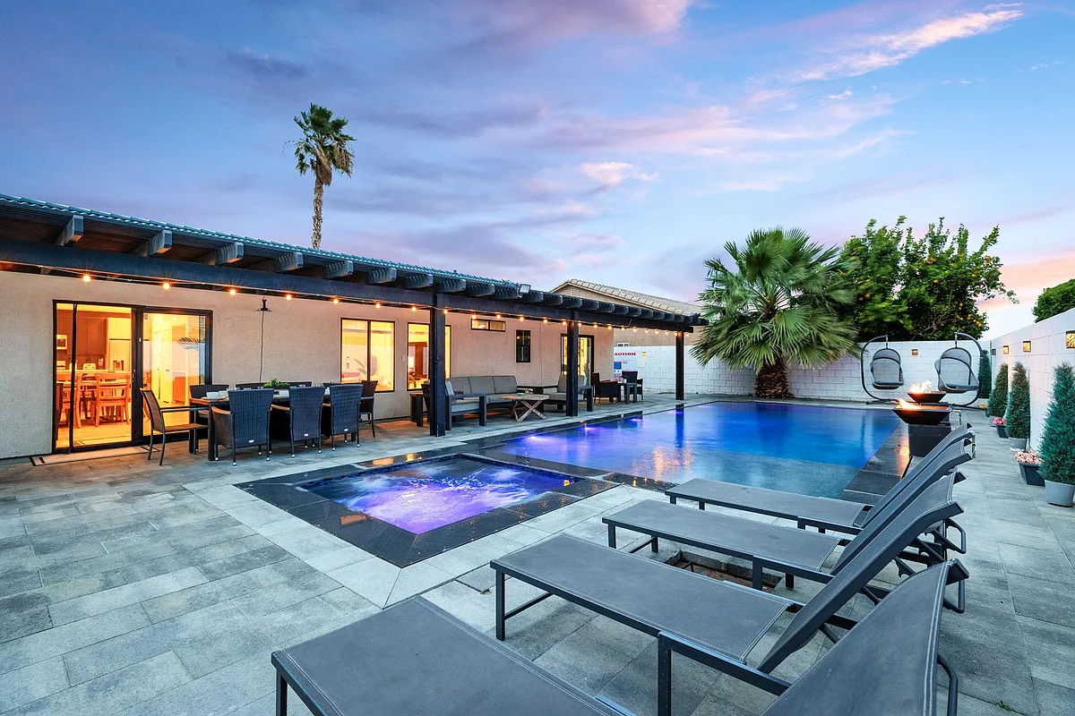 Building Photo - 83347 Caribe Ave
