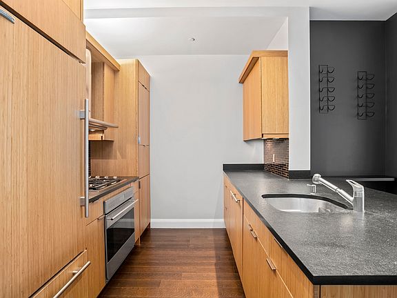 3rd image of 70 Little West St APT 7K