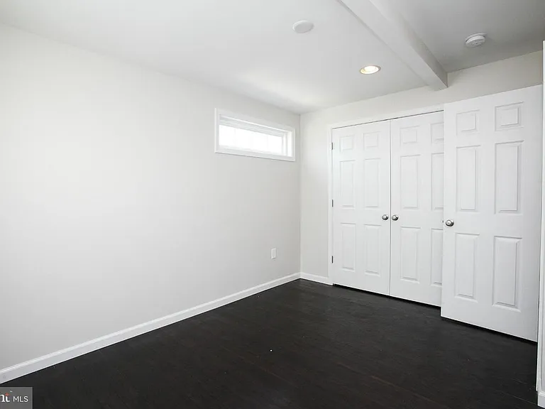 231 N Chester St — Photo 14