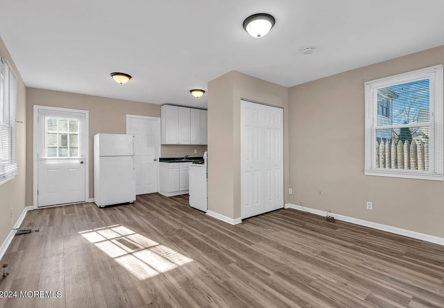 Studio, $1,800 — Photo 2
