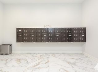 300 W Division St UNIT 405, Chicago, IL 60610