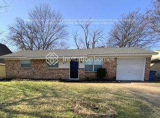 425 NW Hillery St, Burleson, TX 76028