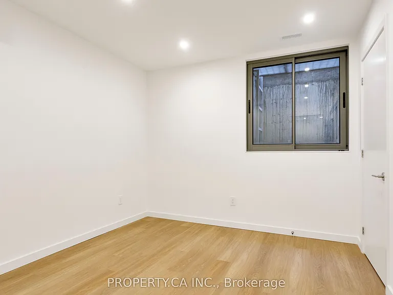 301 Keele St #3 — Photo 43