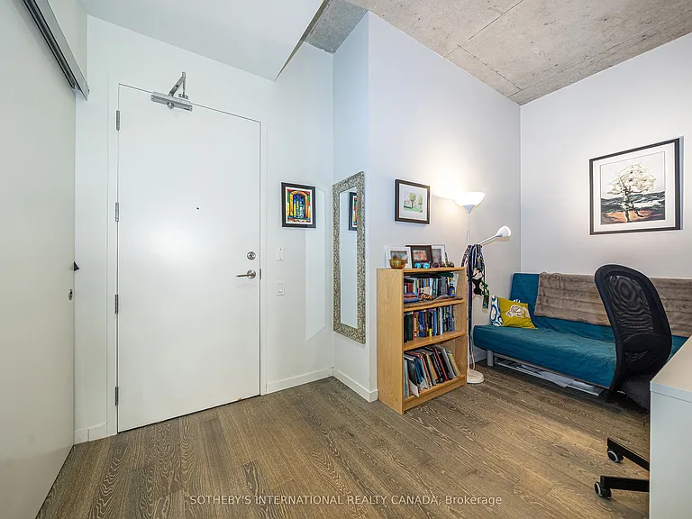 383 Sorauren Ave #807 — Photo 4