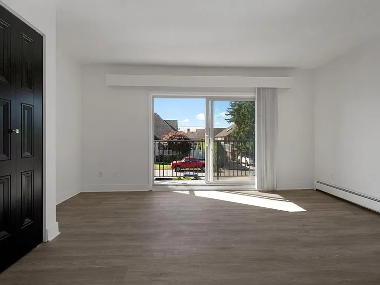 130 Stewart Ave #9 — Photo 10