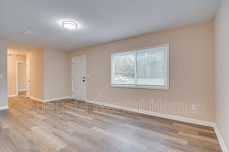 1st image of 144 McElmurray Dr #144