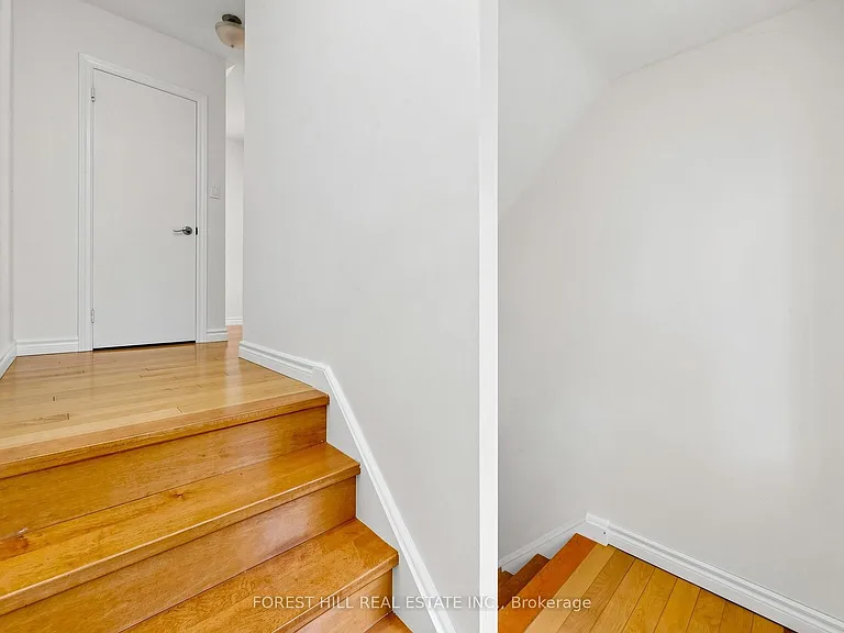 32 Wycliffe Cres — Photo 33