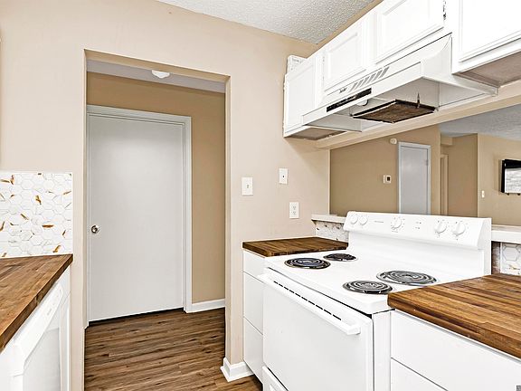 2nd image of 1826 S Brightside View Dr APT M
