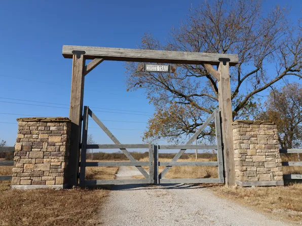 9372 E Yorkshire Ave, Claremore, OK 74017