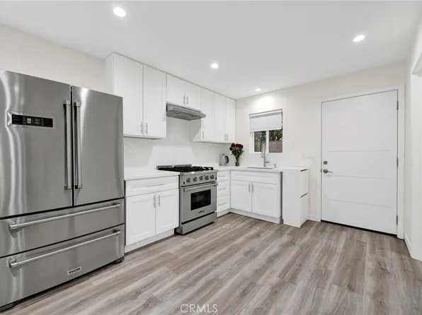 8744 Ruffner Ave, North Hills, CA 91343