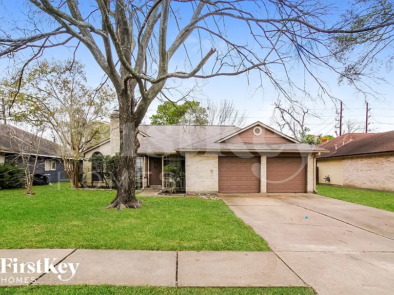 15410 Pebble Lake Dr — Photo 1