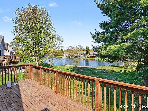 3rd image of 429 Pine Lake Ct