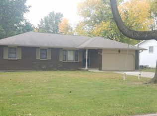 610 Briarwood Dr, Marshall, MO 65340