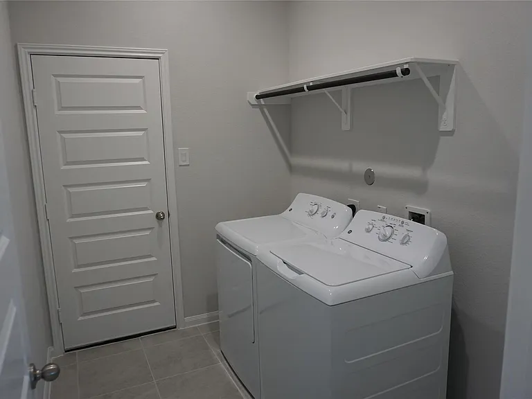 11872 E Gate Dr — Photo 11