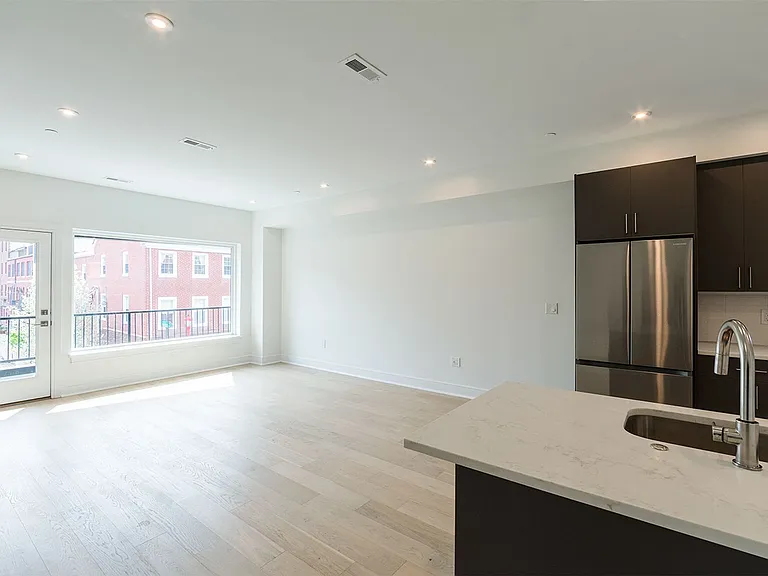 125 South Street — Photo 3