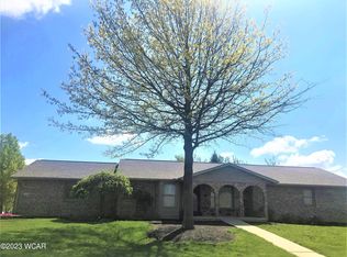 208 Ridge Crest Cir, Lima, OH 45801