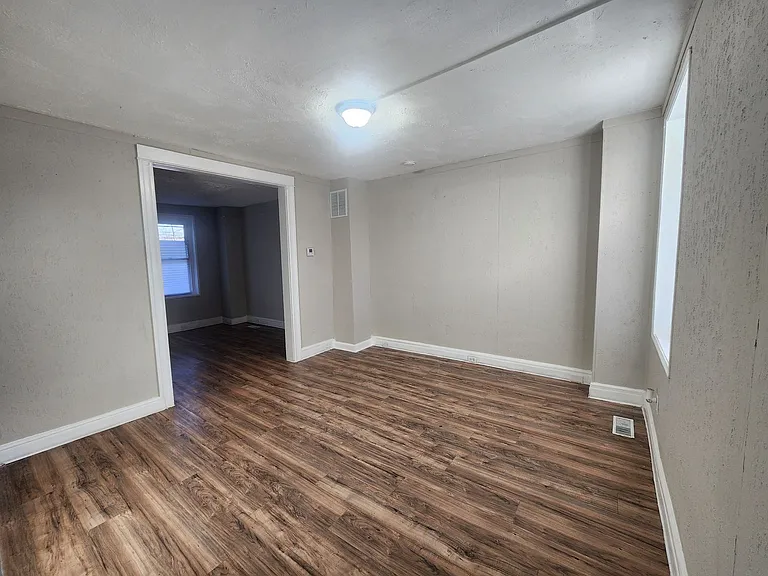 3735 Manchester Ave — Photo 3