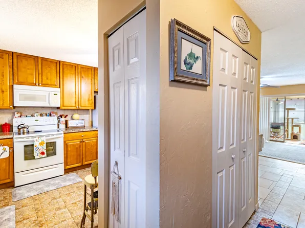 849 Salem Lane, Lake Worth, FL 33467