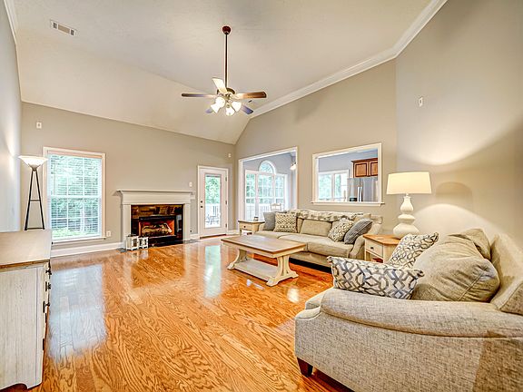 5th image of 4120 Chastain Drive