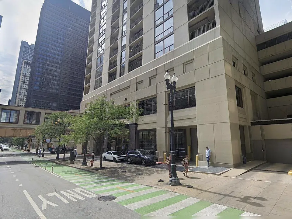 200 N Dearborn St #2207