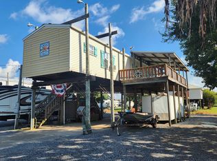 162 Grape Ln, Grand Isle, LA 70358