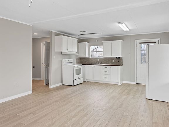 4th image of 601 S McArthur St