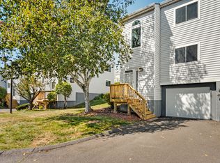 31 Woodbridge Ln #31, Cromwell, CT 06416