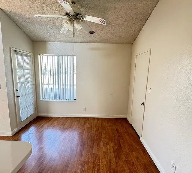 18144 Burbank Blvd #203 — Photo 19