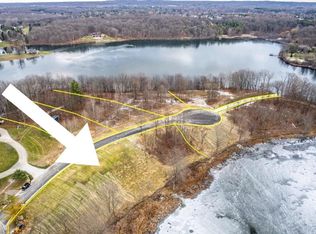 7 Lakeshore Dr E, Goodrich, MI 48438