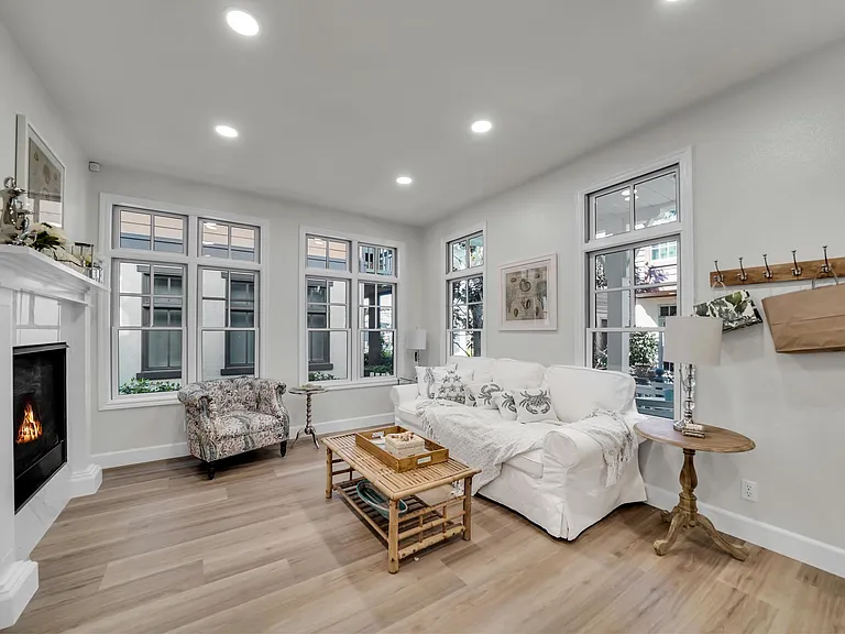 2672 Bungalow Pl — Photo 4