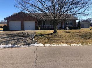 114 S Weber Dr, Haubstadt, IN 47639