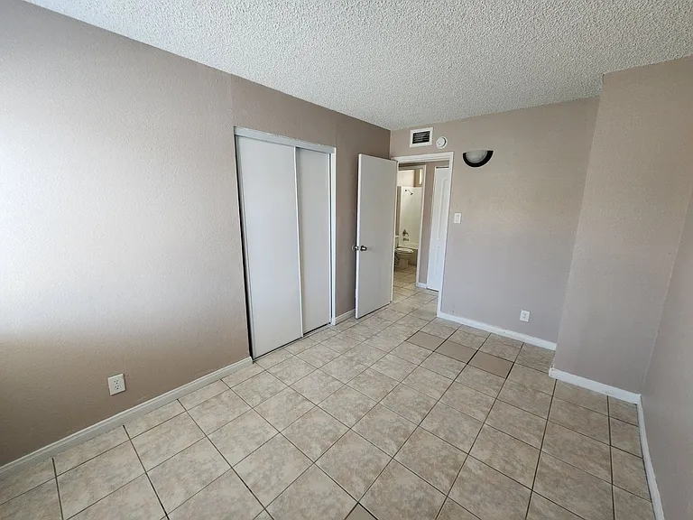 1705 Breckenwood Ct #1 — Photo 18