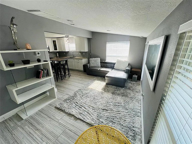 7301 N Dixon Ave #B — Photo 4