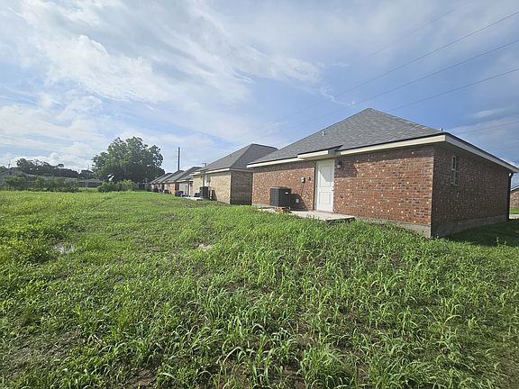 2nd image of 1675 Acadian Dr