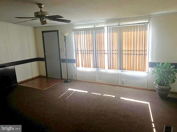 5th image of 8594 Garden Ln