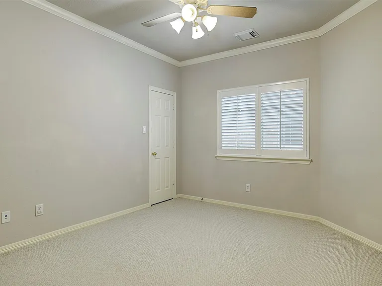 1302 W Park At Shady Villa — Photo 14