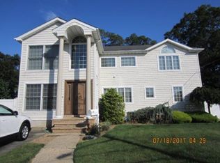 1167 Ott Ln, Merrick, NY 11566