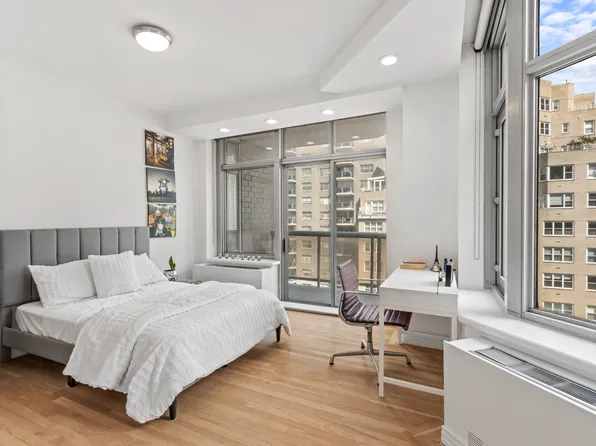 188 East 64th Street image 6 of 10