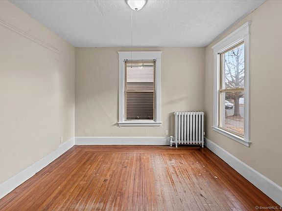 Apt 1 - bedroom 1