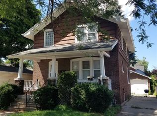 926 74th St, Kenosha, WI 53143