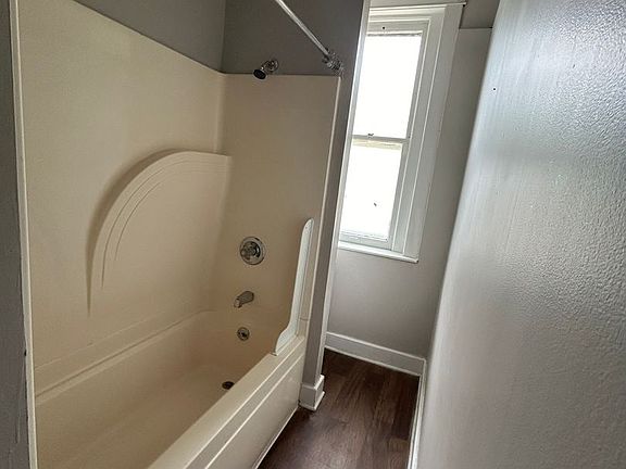 3rd image of 1109 E Kentucky St APT 4