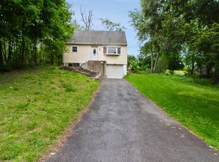 16 Tiger Rd, Hopewell Junction, NY 12533