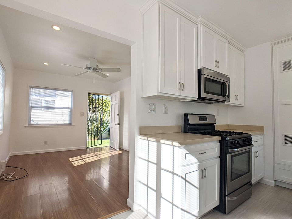 Kitchen to living room