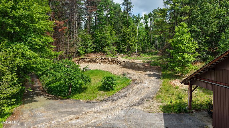 5th image of 704 Landon Hill Road