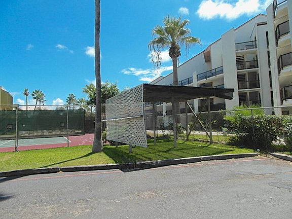 4th image of 227 W Morningside Dr #118