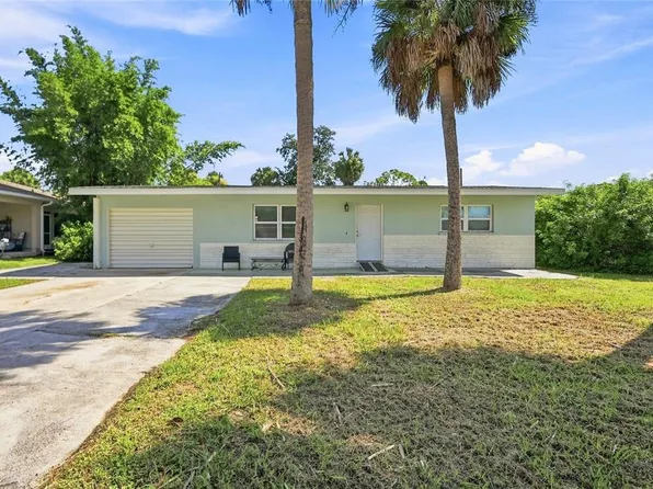 2618 LAKESHORE CIRCLE, PORT CHARLOTTE, FL 33952