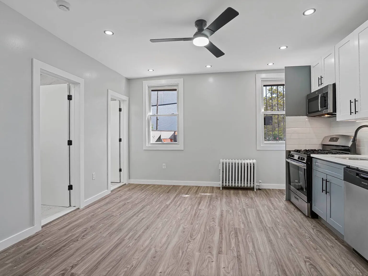 384 Graham Avenue — Photo 1