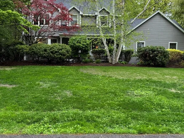 25 Old Wood Rd, North Attleboro, MA 02760